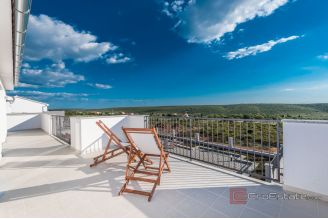 019 2056 23 Zadar Resort with eight detached villas for sale