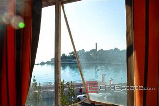 03 4344 30 Split center apartment for sale sea view