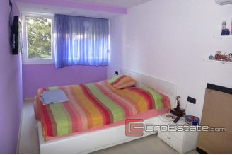 09 4011 30 Split apartment for sale