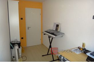09 4011 30 Split apartment for sale