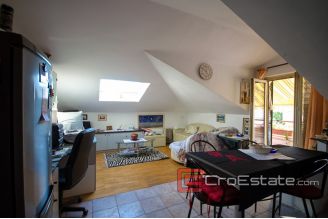 12 2013 08 Split apartment sea view