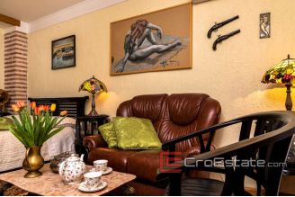 10 2018 74 Split apartment old town for sale