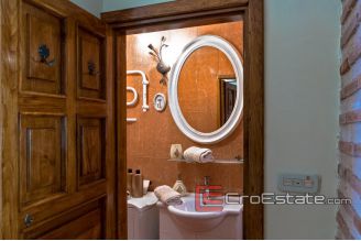 10 2018 74 Split apartment old town for sale