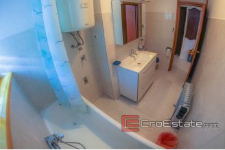 07 4670 30 Split apastment for sale center
