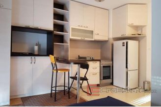 007 2015 68 studio apartment split