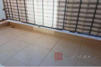007 2015 68 studio apartment split