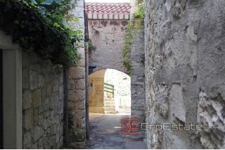 07 2021 60 stone house split