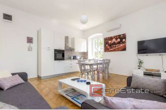 07 2018 7 Split apartment for rent