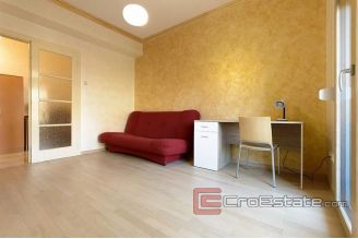 009 2018 83 split two bedroom apartment for sale
