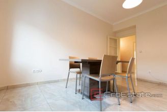 009 2018 83 split two bedroom apartment for sale