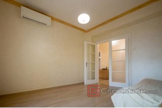 009 2018 83 split two bedroom apartment for sale
