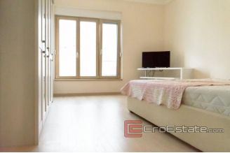 009 2018 83 split two bedroom apartment for sale