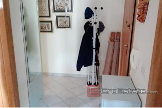 007 2015 71 split three bedroom apartment for sale