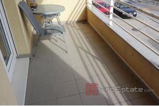 007 2015 71 split three bedroom apartment for sale