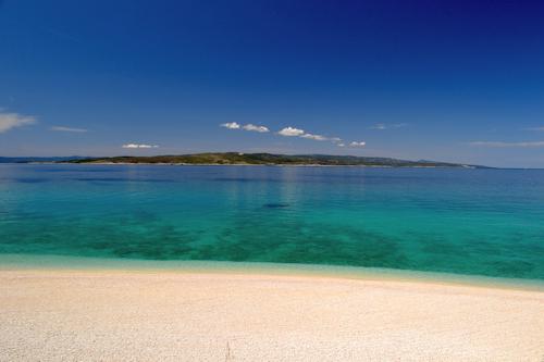 The-benefits-of-living-on-island